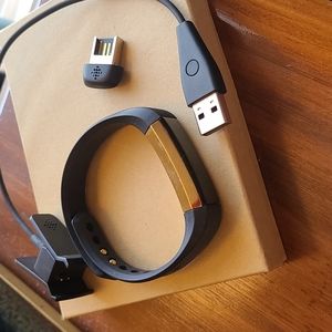 Fitbit Alta- black and gold